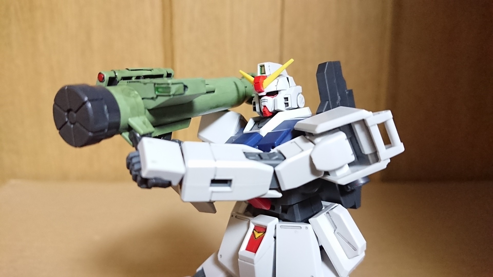 1/144 HGUC 陸戦型ガンダム(パラシュート・パック仕様 1/144 HGUC 陸戦型ガンダム(パラシュート・パック仕様