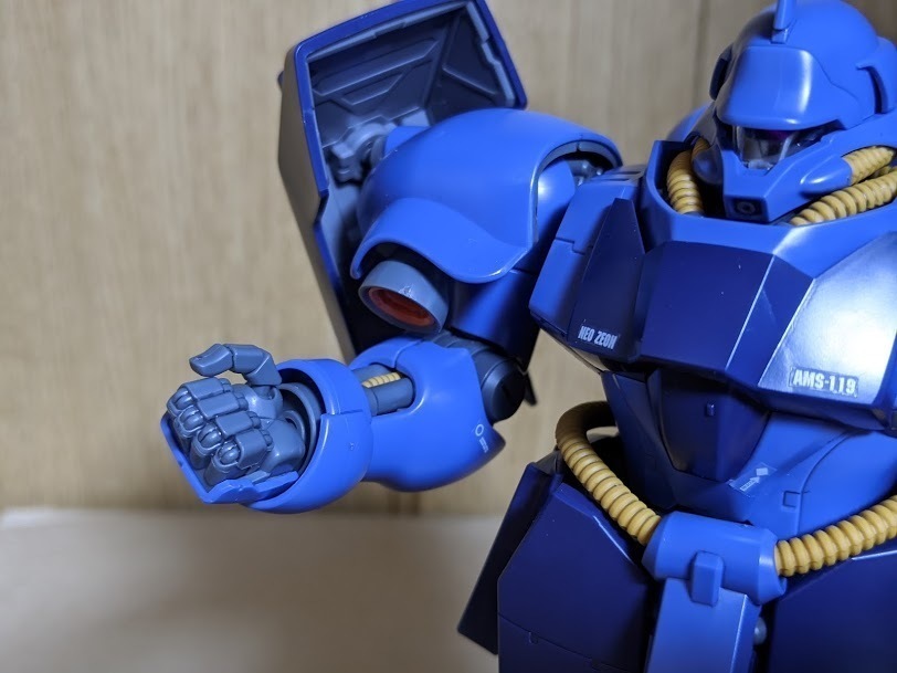 1/100 MG ギラ・ドーガ(レズン・シュナイダー専用機 1/100 MG ギラ・ドーガ(レズン・シュナイダー専用機