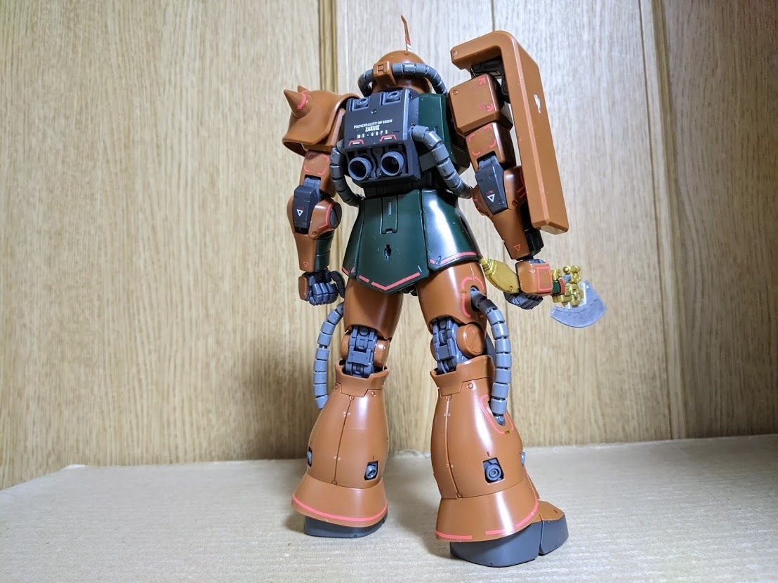 1/100 MG ガルマ・ザビ専用ザクⅡ: ちょっと作りすぎただけなん