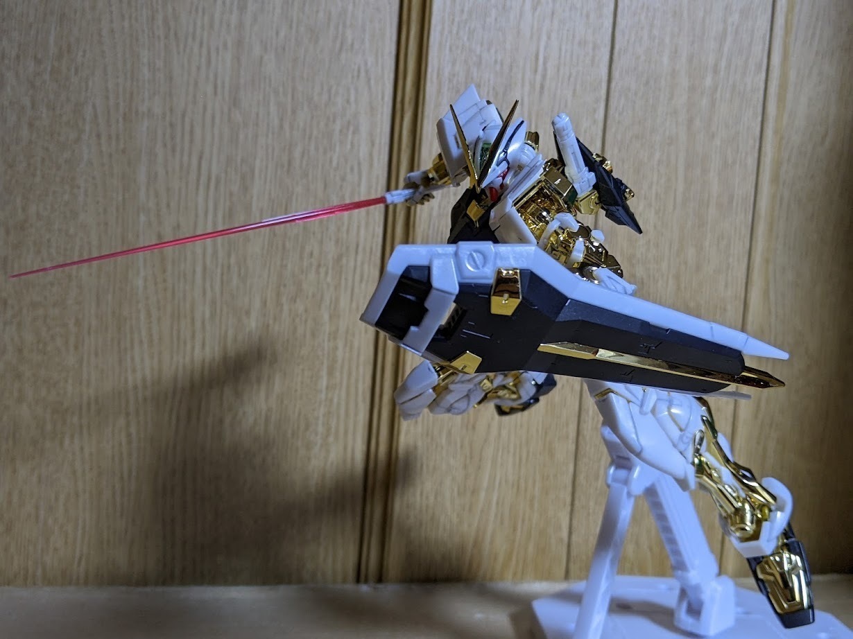 1/100 MG ガンダムアストレイ ゴールドフレーム [スペシャル 1/100 MG ガンダムアストレイ ゴールドフレーム [スペシャル