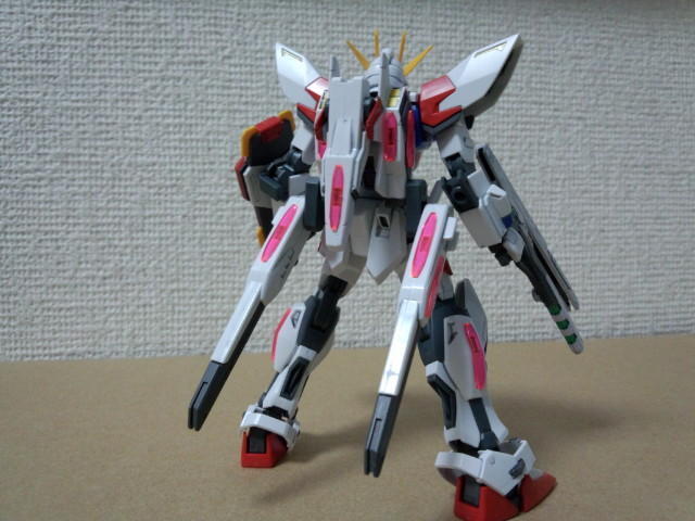 スタービルドストライクガンダム プラフスキーウイング (HGBF