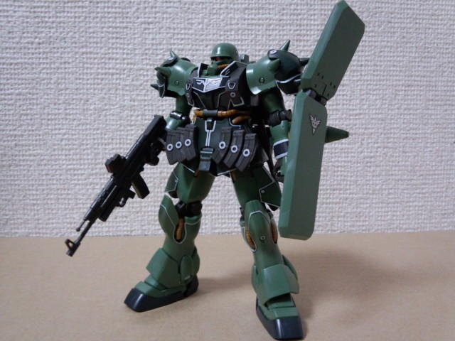 1/144 HGUC ギラ・ズール（親衛隊仕様）: ちょっと作りすぎた