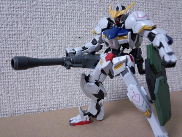 1/144 HG IBO ガンダムバルバトス＆長距離輸送ブースター クタン