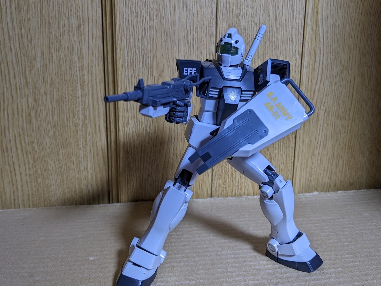 1/100 MG ジム（ホワイト・ディンゴ隊仕様）: ちょっと作りすぎ