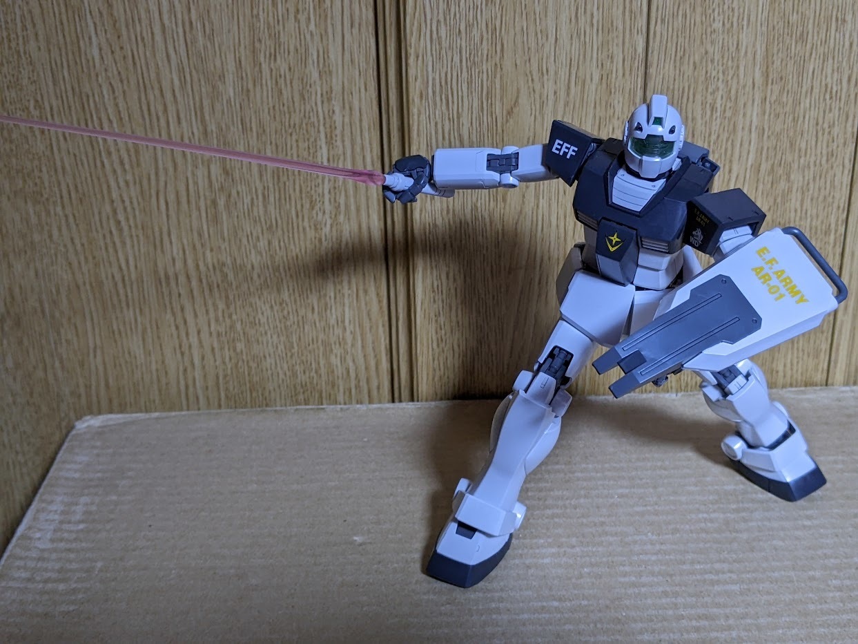 1/100 MG ジム（ホワイト・ディンゴ隊仕様）: ちょっと作りすぎ