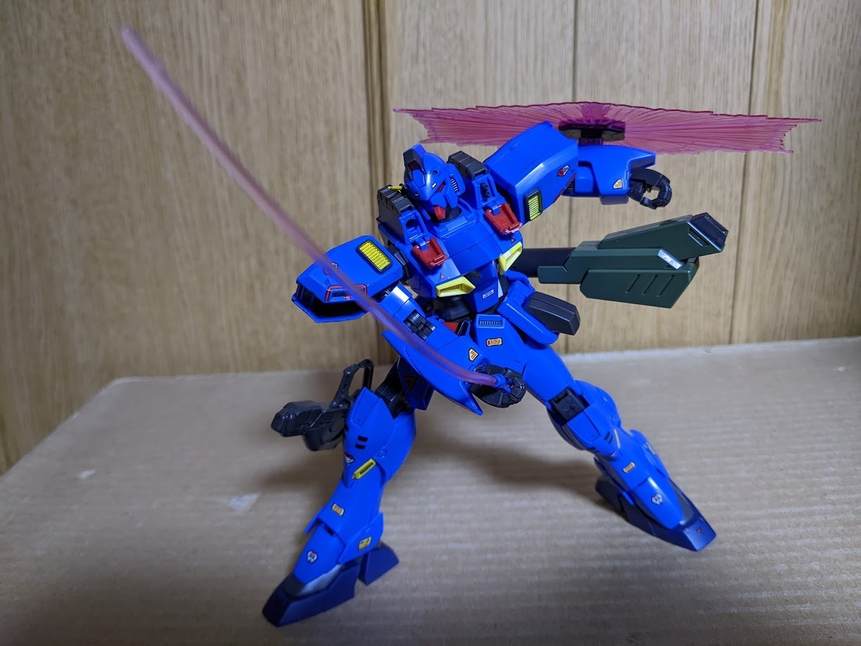 RE/100 ガンイージ 陸戦タイプ（ブルーバード隊仕様）: ちょっと