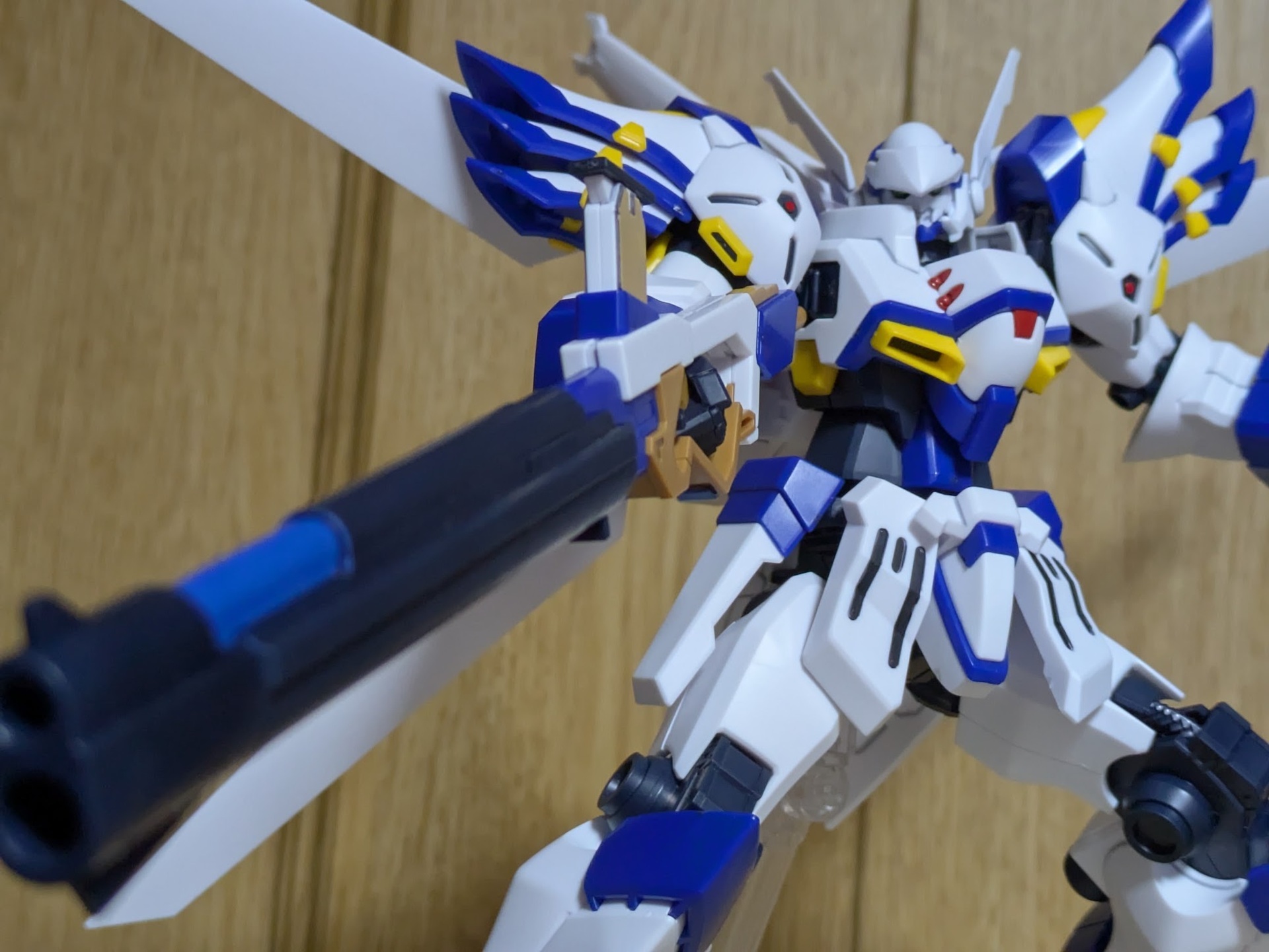 HG ヴァイスリッター│株式会社BANDAI SPIRITS（バンダイ